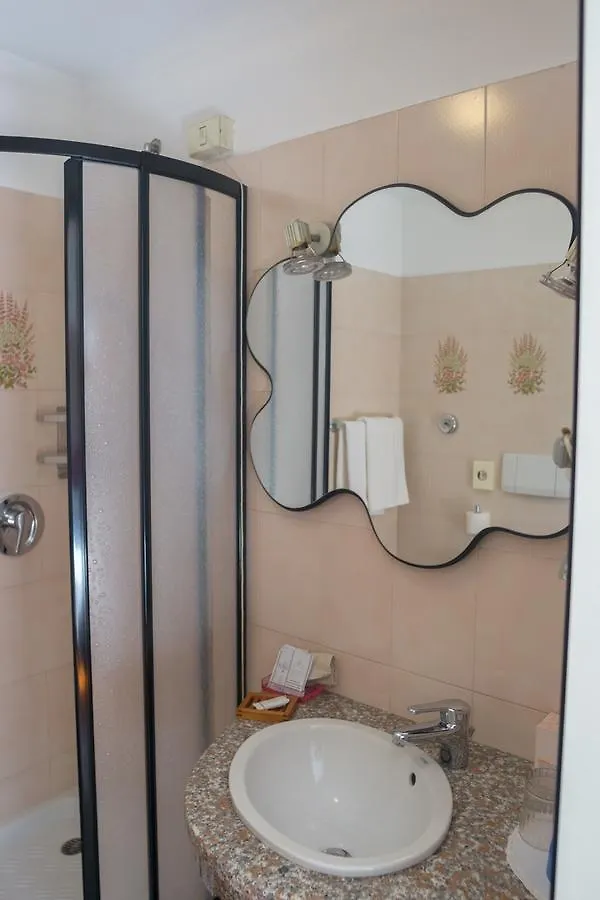 Hotel Locanda Mel كالولزيوكورتي 3*,  إيطاليا